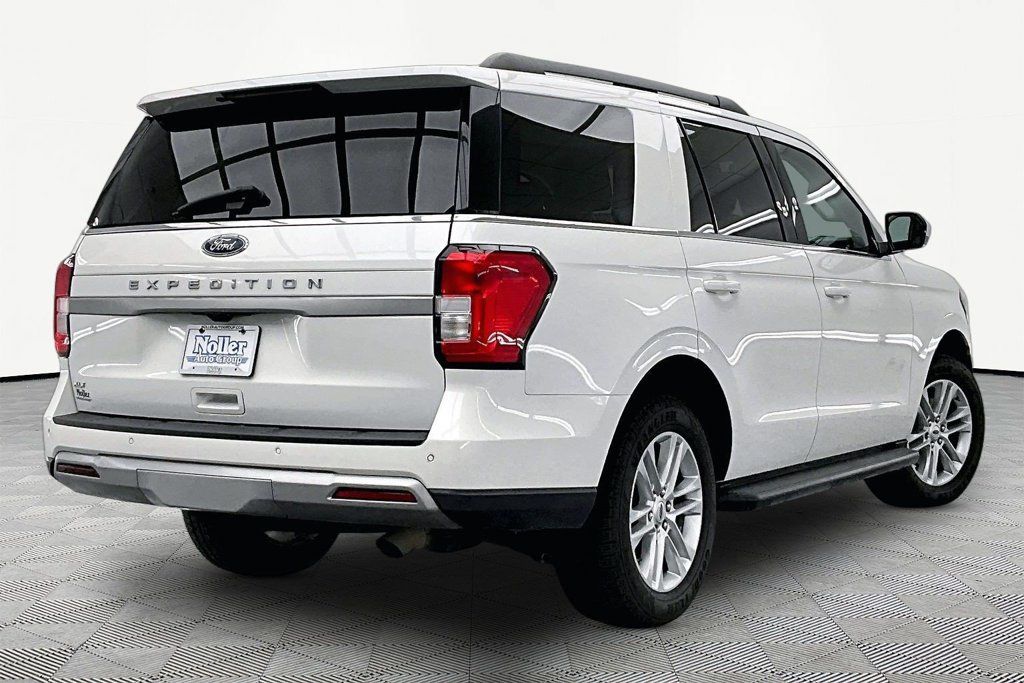 Certified 2024 Ford Expedition XLT AWD/4WD image 2