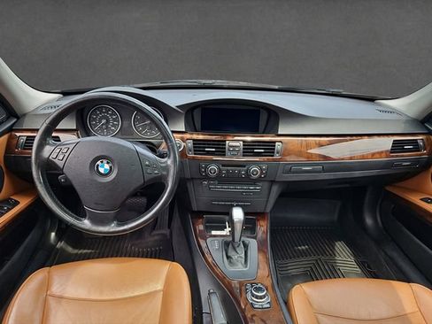 Used 2011 BMW 335i xDrive Sedan AWD/4WD image 3