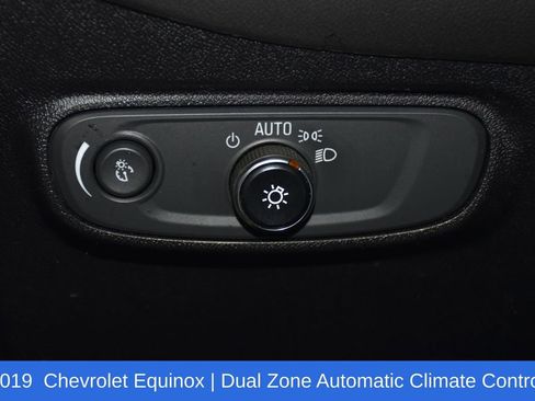 Used 2019 Chevrolet Equinox LT w/ Driver Convenience Package image 9