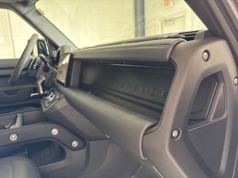 Used 2024 Land Rover Defender 90 V8 image 56