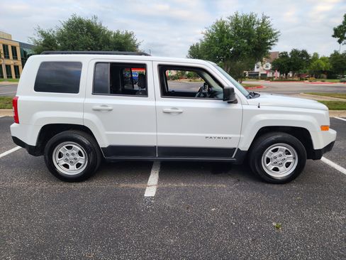 Used 2015 Jeep Patriot Sport w/ Power Value Group FWD image 8