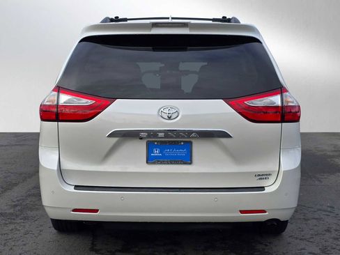 Used 2019 Toyota Sienna Limited Premium image 6