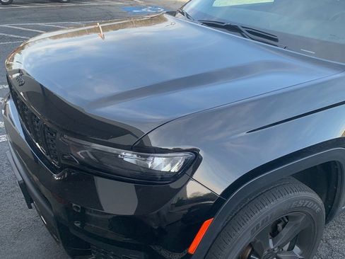 Used 2023 Jeep Grand Cherokee L Laredo image 33