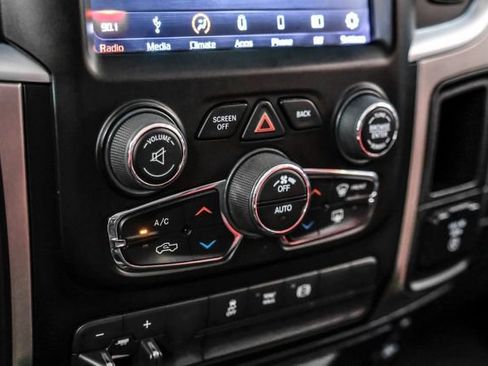 Used 2018 RAM 2500 SLT w/ Cold Weather Group AWD/4WD image 24
