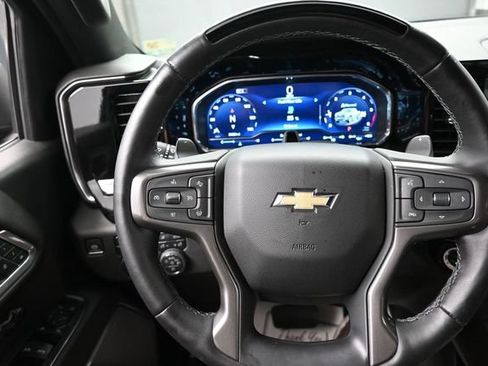 Used 2025 Chevrolet Silverado 1500 High Country AWD/4WD image 8