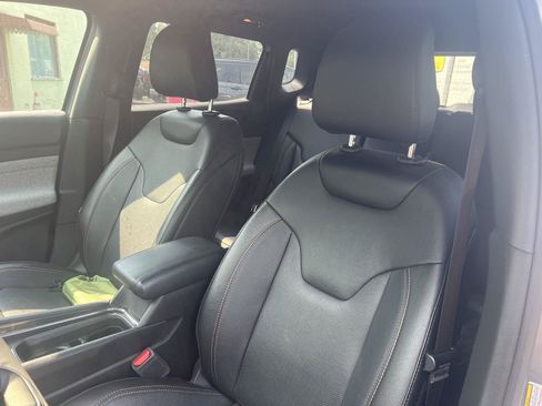 Used 2023 Jeep Compass Latitude AWD/4WD image 11