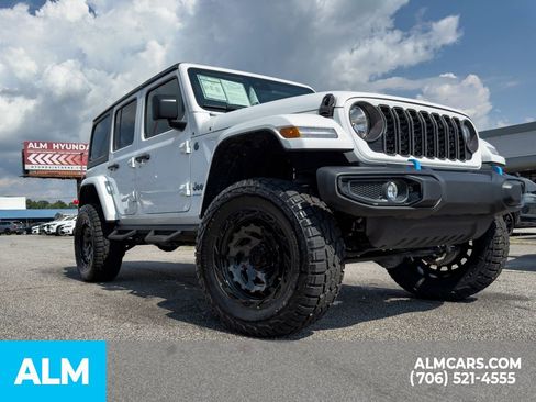Used 2024 Jeep Wrangler Unlimited AWD/4WD image 17