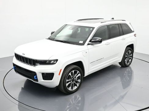 Used 2023 Jeep Grand Cherokee Overland w/ Luxury Tech Group IV image 29