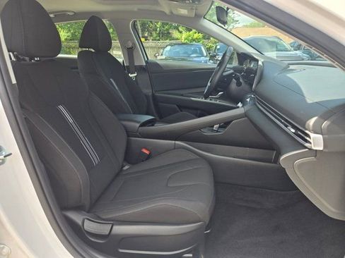 Used 2025 Hyundai Elantra SEL FWD image 30