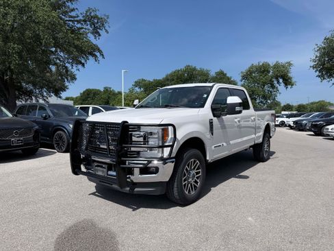 Used 2019 Ford F250 Lariat w/ Lariat Ultimate Package AWD/4WD image 2