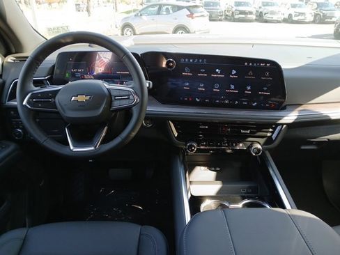New 2026 Chevrolet Suburban LT AWD/4WD image 7