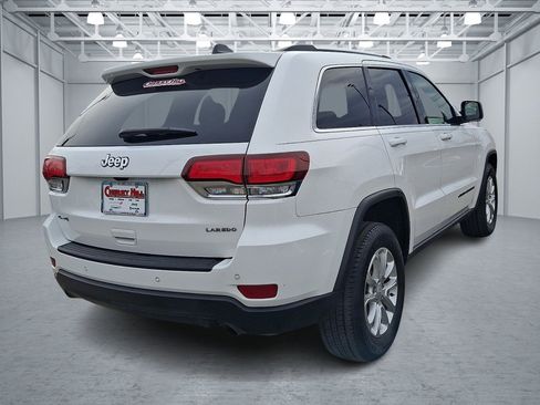 Used 2021 Jeep Grand Cherokee Laredo image 5