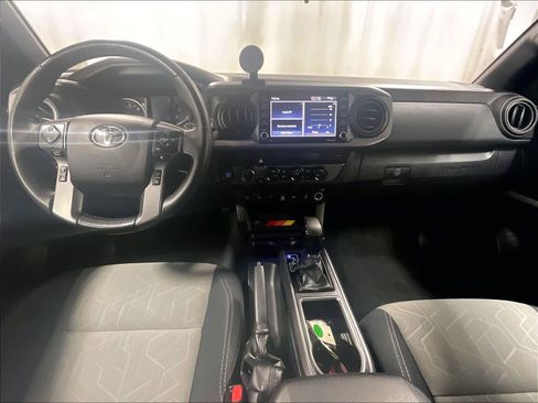 Used 2022 Toyota Tacoma TRD Off-Road image 21