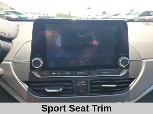 Used 2024 Nissan Altima 2.5 SR FWD image 9