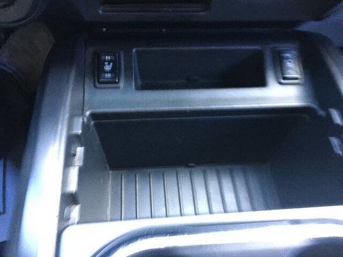 Used 2019 Nissan Titan SL w/ Midnight Edition image 24