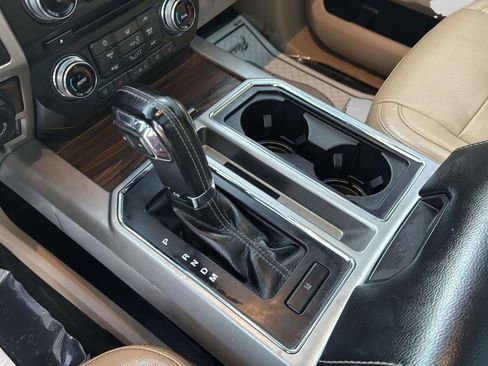 Used 2017 Ford F150 Lariat w/ Equipment Group 502A Luxury image 40