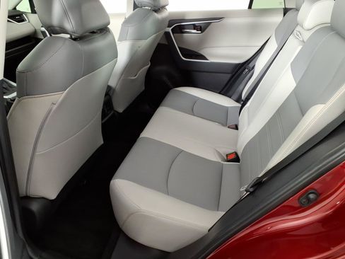 Used 2021 Toyota RAV4 XLE Premium FWD image 15