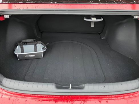 Used 2024 Hyundai Elantra SE image 14