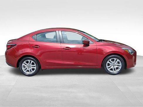 Used 2018 Toyota Yaris iA FWD image 9