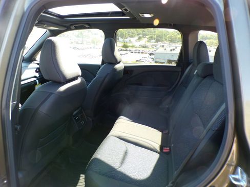 Used 2026 Subaru Forester Premium AWD/4WD image 18