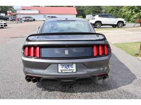 Used 2017 Ford Mustang Shelby GT350 RWD image 4