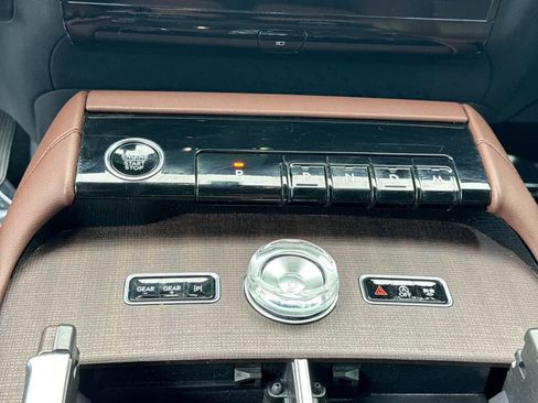 Used 2025 Lincoln Navigator Reserve AWD/4WD image 39