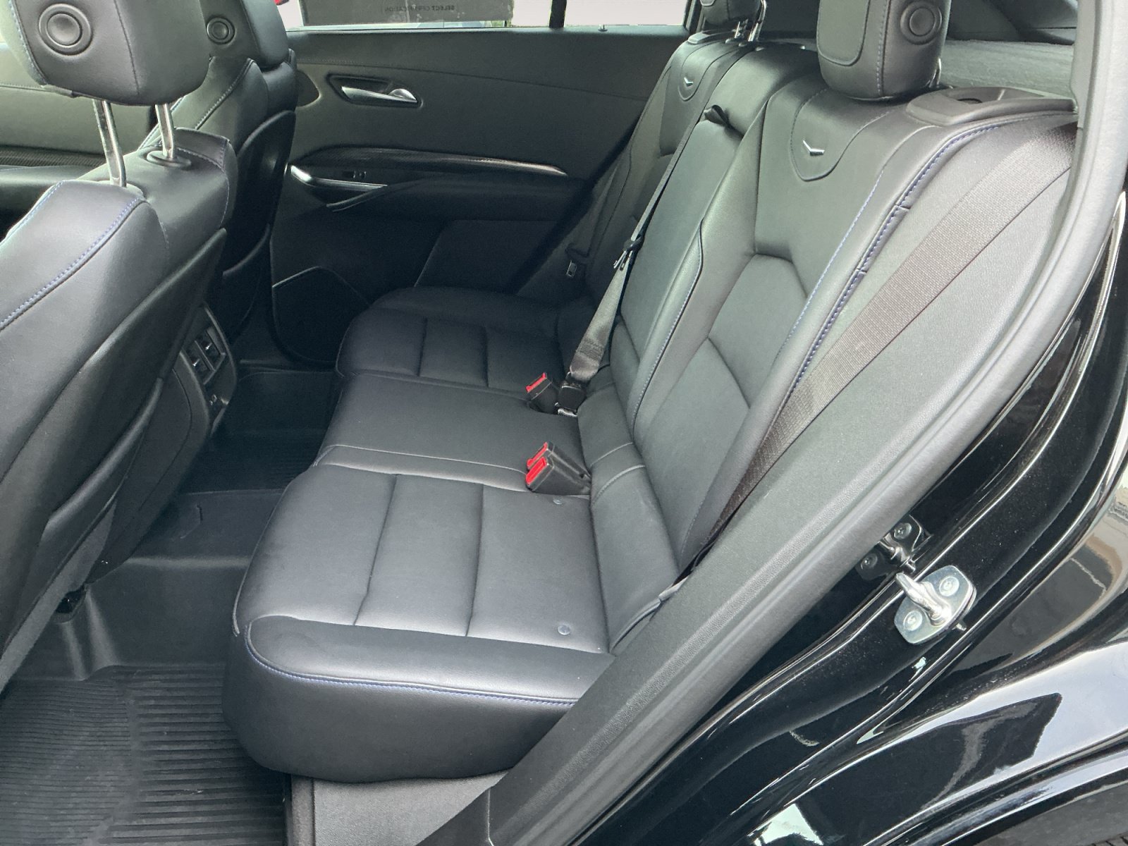 Used 2024 Cadillac XT4 Sport w/ Technology Package AWD/4WD image 12