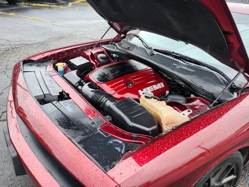 Used 2017 Dodge Challenger R/T Plus RWD image 9