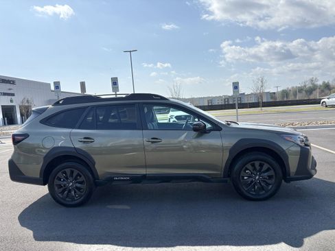 Used 2025 Subaru Outback Onyx Edition image 7