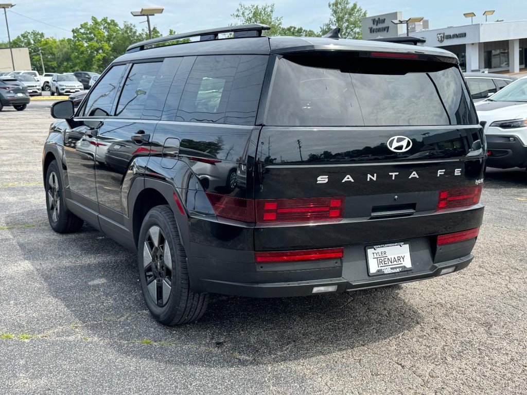 Used 2025 Hyundai Santa Fe SEL FWD image 6