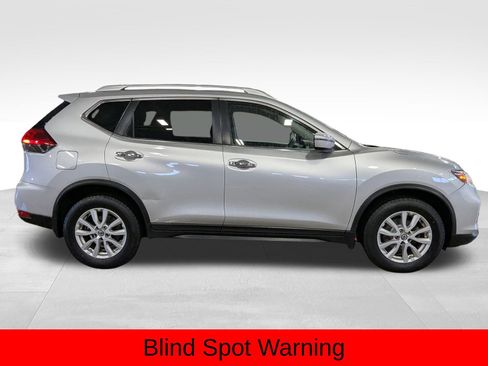 Used 2017 Nissan Rogue SV image 5