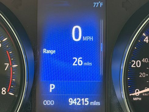 Used 2018 Toyota C-HR XLE FWD image 36