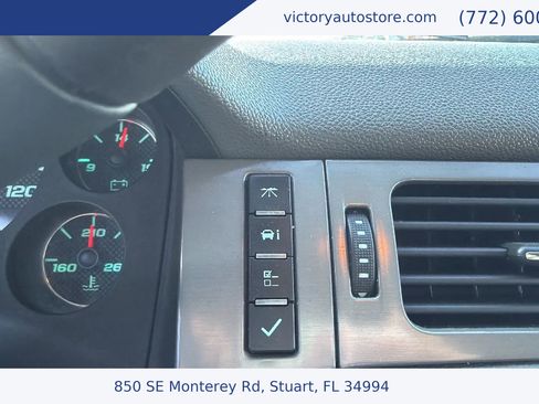 Used 2010 Chevrolet Avalanche LT w/ Suspension Package, Off-Road image 30