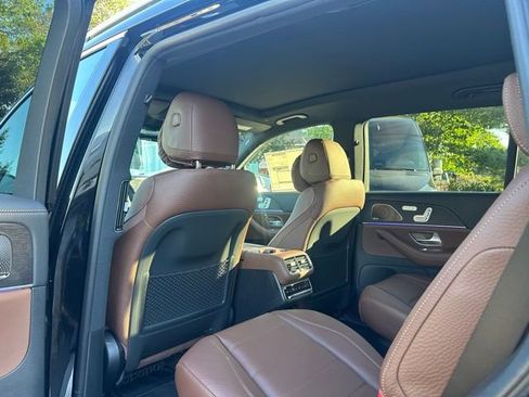 New 2026 Mercedes-Benz GLS 450 4MATIC image 17