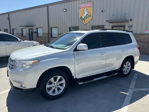 Used 2012 Toyota Highlander SE image 15