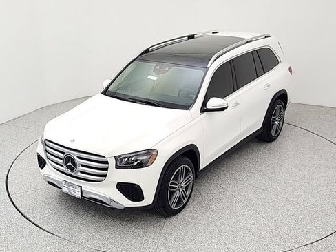 Used 2024 Mercedes-Benz GLS 450 4MATIC image 13