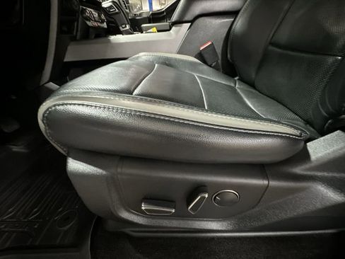 Used 2018 Ford F150 Raptor w/ Equipment Group 802A Luxury image 18