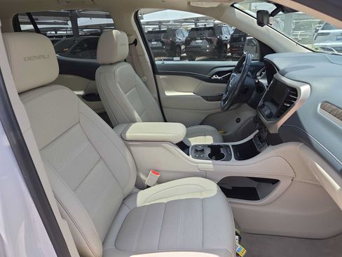 Used 2022 GMC Acadia Denali w/ Denali Ultimate Package AWD/4WD image 18