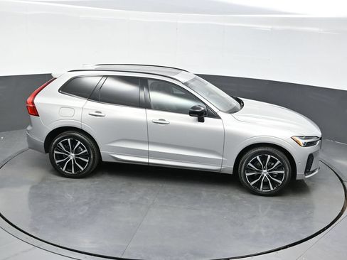 Used 2025 Volvo XC60 B5 Plus AWD/4WD image 37