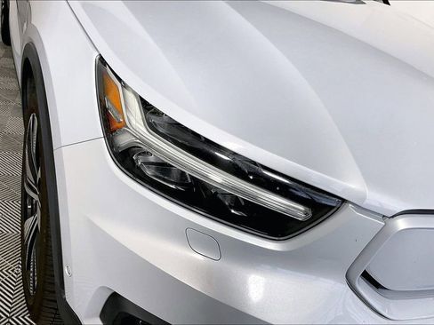 Used 2022 Volvo XC40 P8 Recharge Plus AWD/4WD image 27