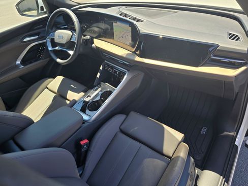 Certified 2025 Audi Q5 Premium w/ Premium Plus AWD/4WD image 15