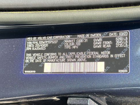 Used 2023 Volvo XC60 B5 Plus w/ Climate Package image 21