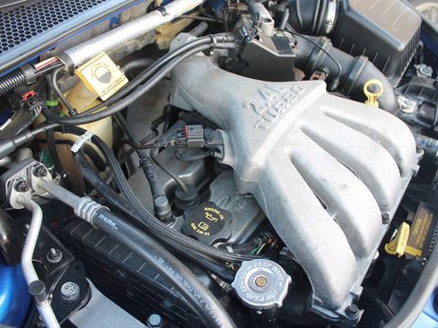 Used 2004 Chrysler PT Cruiser Limited FWD image 15