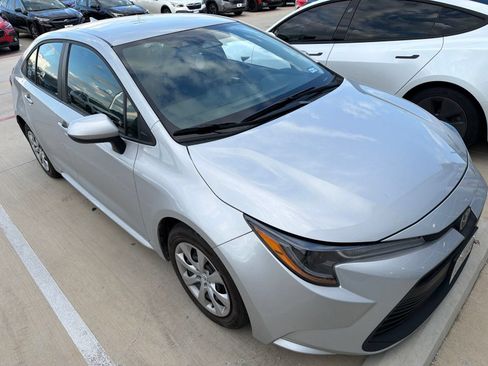 Used 2024 Toyota Corolla LE FWD image 2