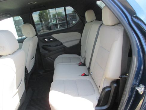 Used 2023 Chevrolet Traverse LS FWD image 11