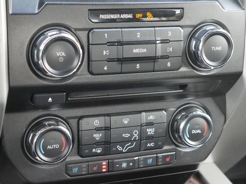 Used 2017 Ford F250 Lariat image 13