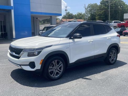 Used 2023 Kia Seltos S w/ Navigation Package AWD/4WD image 7