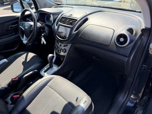 Used 2016 Chevrolet Trax LT w/ LT Sun and Sound Package AWD/4WD image 14