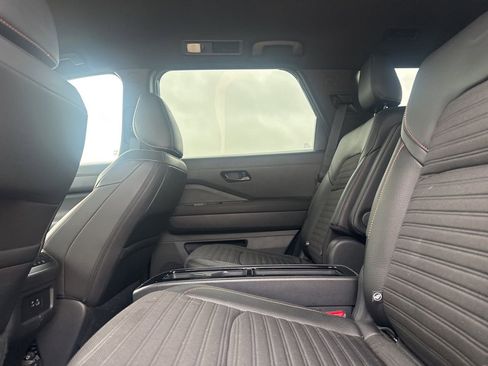 Certified 2025 Nissan Pathfinder Rock Creek image 39