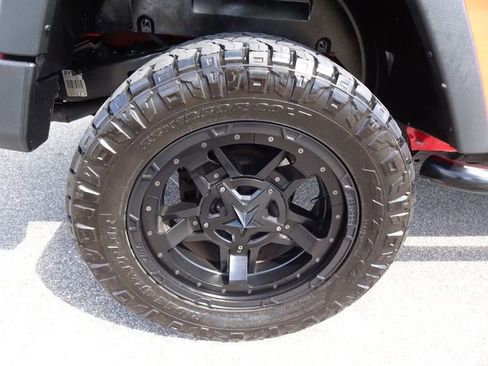 Used 2013 Jeep Wrangler Sport AWD/4WD image 29